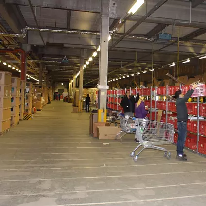 Vanaf 2014 wordt de logistiek voor de webwinkel verzorgd door het KiK-logistiekcentrum in Holzwickede