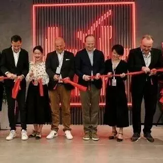 Om de afstand tot de productielocaties te verkleinen, opent KiK in 2022 inkoopkantoren in Bangladesh, Turkije en China 