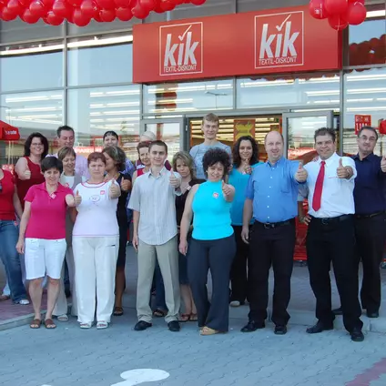 In 2008 breidt KiK zijn activiteiten in Oost-Europa verder uit en worden de eerste winkels in Hongarije en Slowakije geopend