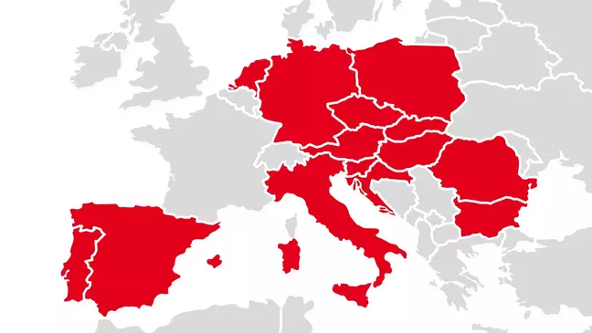 Kaartfragment van Europa met alle KiK-landen, waarbij KiK-filialen als symbool voor uitbreiding zijn weergegeven